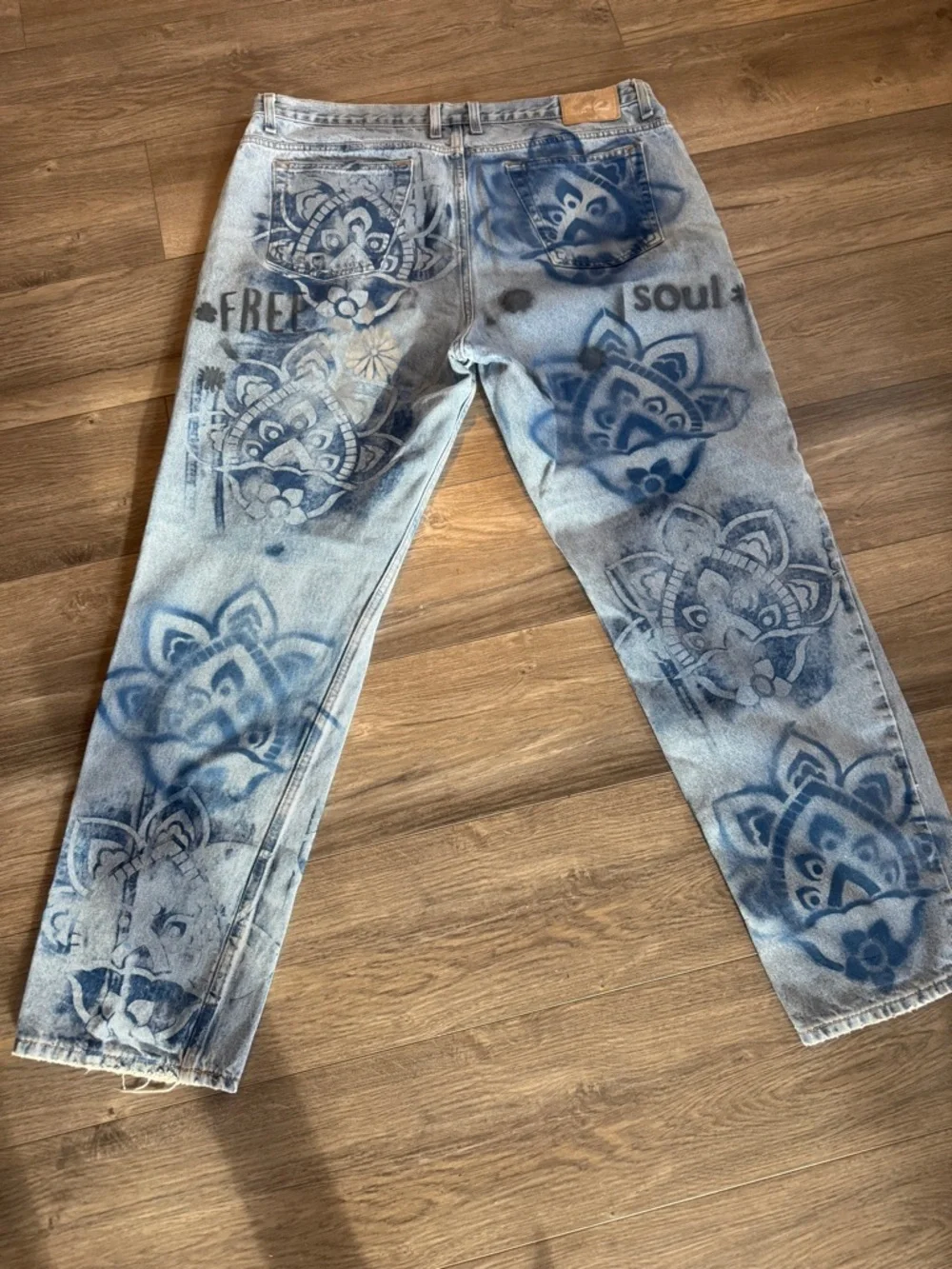 The ultimate boyfriend jeans hand painted streetwear 40x32 - Picture 9 of 11
